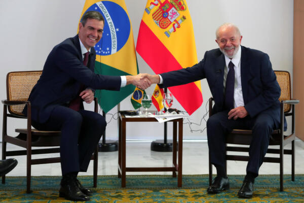 Imagen de archivo del mandatario brasileño, Luiz Inácio Lula da Silva, y el presidente del Gobierno español, Pedro Sánchez. EFE/ André Coelho