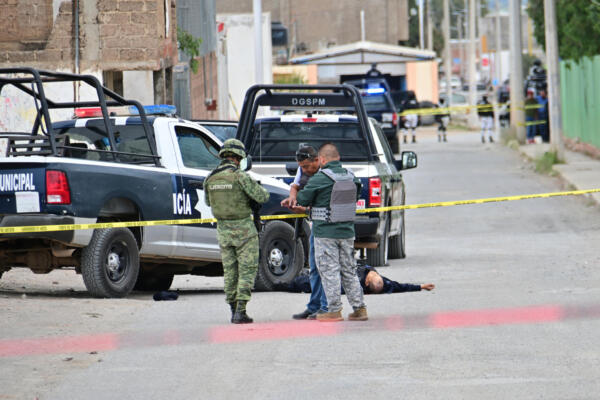 Miembros del Ejército Mexicano acuden hoy a la zona donde se cometió un ataque armado contra policías en el municipio de Calera, Zacatecas (México). Imagen de archivo. EFE/ Madla Hartz/ ATENCIÓN EDITORES: CONTENIDO GRÁFICO EXPLICITO[ATENCIÓN EDITORES: CONTENIDO GRÁFICO EXPLICITO]