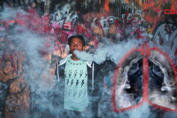 Vapeo no es seguro: riesgos para pulmones y cerebro.
