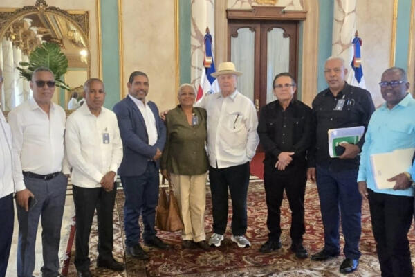 Abinader recibe comité de ANPA y garantiza que 