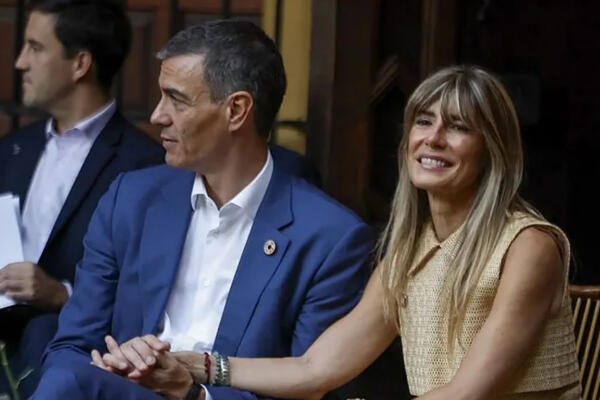 Foto de archivo de Pedro Sánchez y Begoña Gómez.