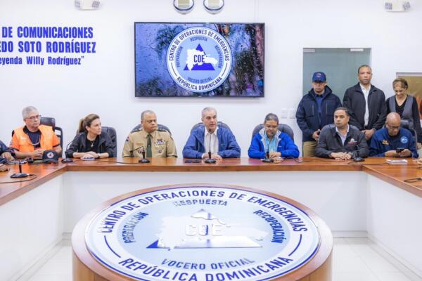 Presidente Abinader se reúne con autoridades del COE. FOTO: Presidencia de la República 