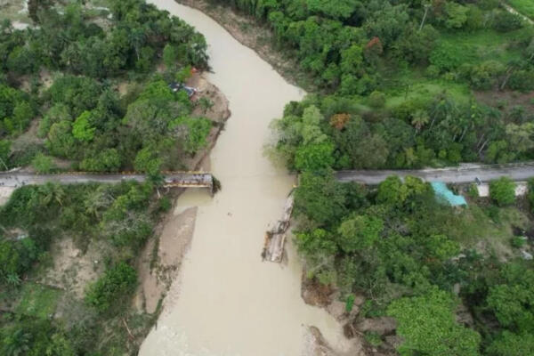 Puente en rio Camu colapsa - CDN.