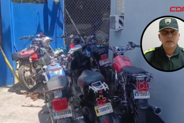 Motocicletas retenidas en Moca durante operativo de Semana Santa por violaciones a la ley de tránsito.