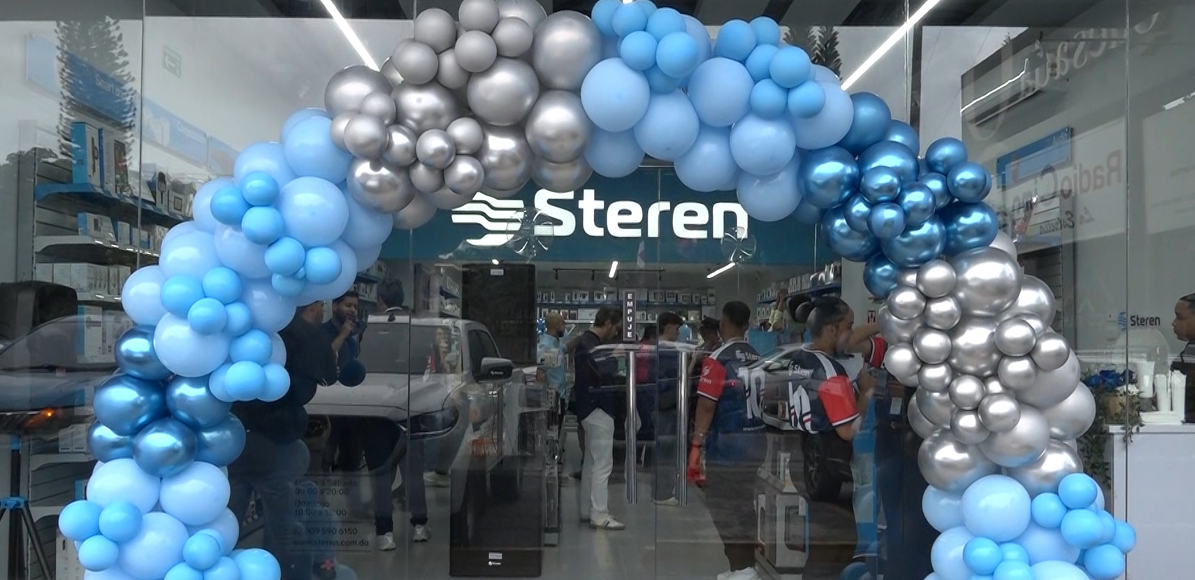 Steren inaugura nueva tienda en Santo Domingo