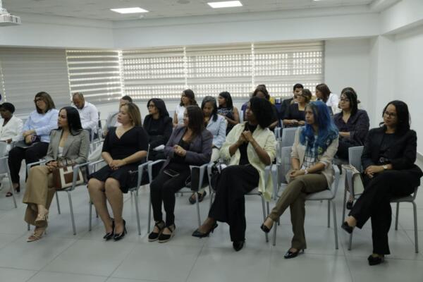 Alianza impulsa profesionalización del sector belleza