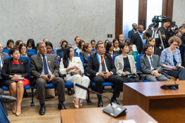 El análisis se complementó con un estudio de opinión no representativo. Este permitió conocer opiniones sobre el uso, la experiencia y la percepción de los servicios judiciales. 