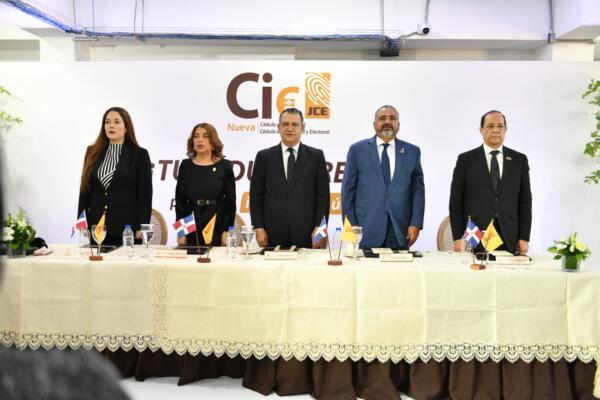 El acto inaugural de esta segunda etapa de ejecución plena se llevó a cabo en el Centro de Cedulación de San Francisco de Macorís. 
