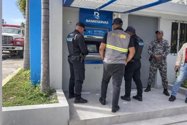 Un acto vandálico afectó un cajero automático del Banco de Reservas (Banreservas) en el municipio de La Ciénaga, provincia Barahona.