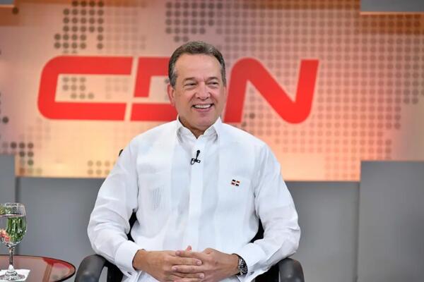 El ministro Ito Bisonó. (Foto, Danny Polanco)