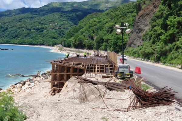 terminación construcción carretera Barahona Enriquillo. Foto: Fuente externa 