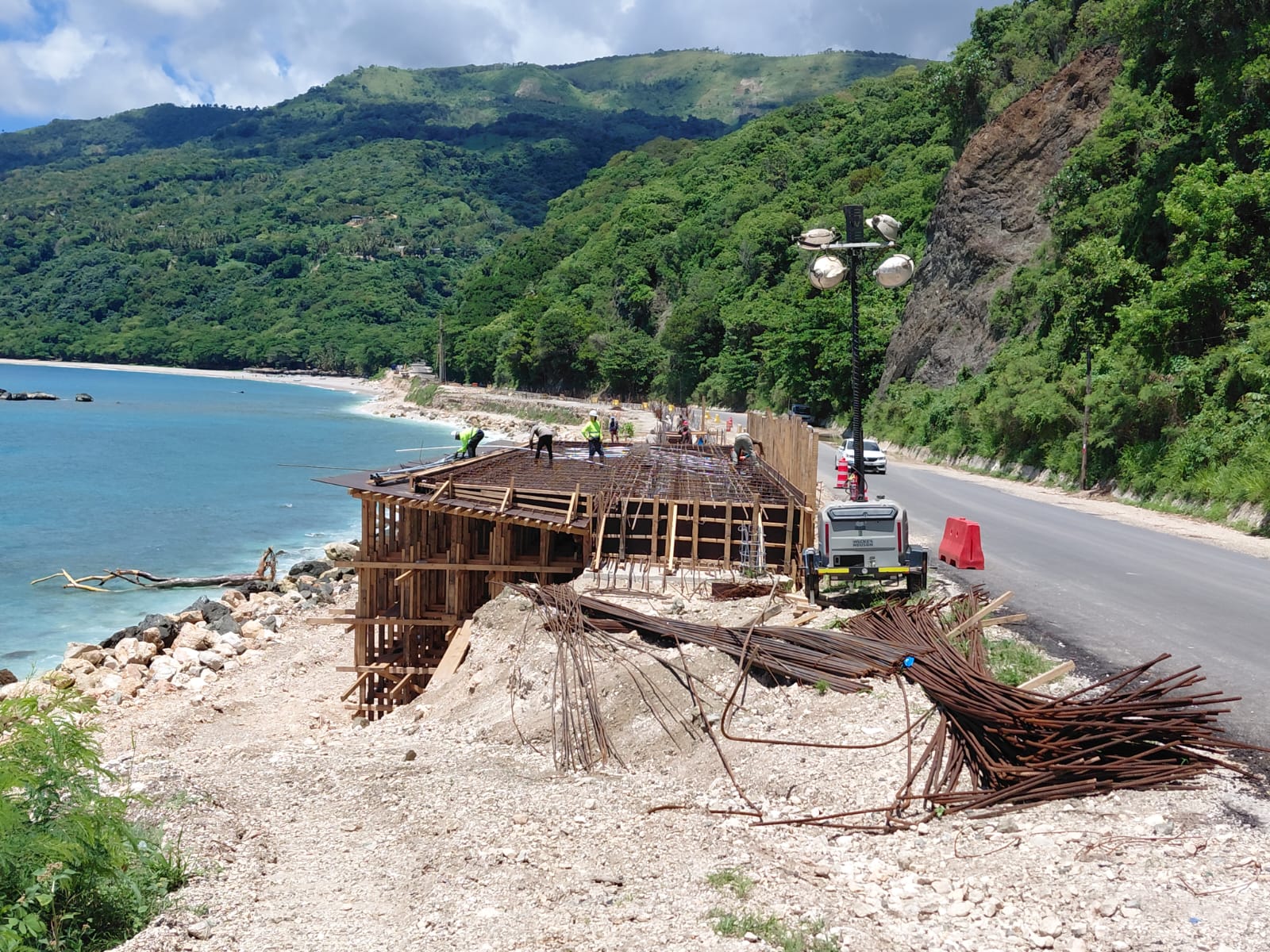 terminación construcción carretera Barahona Enriquillo. Foto: Fuente externa