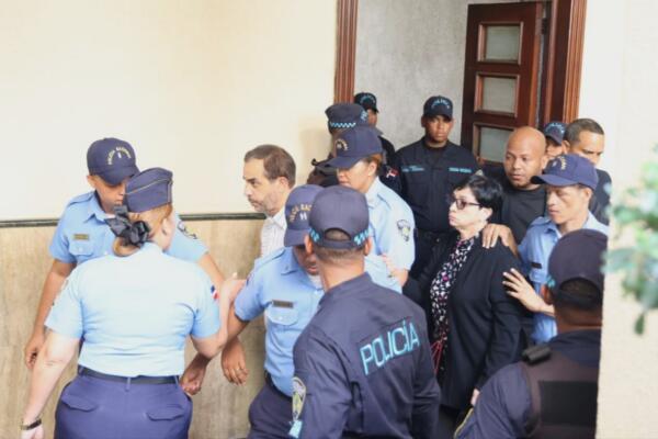 A la salida de la audiencia, el abogado Plinio Piña, representante legal de Gregorio Adames, sostuvo que este testimonio podría incidir en una posible variación de la calificación jurídica del caso hacia homicidio voluntario.