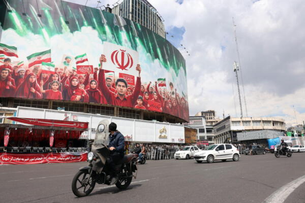 Imagen del 6 de abril de una calle en Teherán. EFE/EPA/ABEDIN TAHERKENAREH