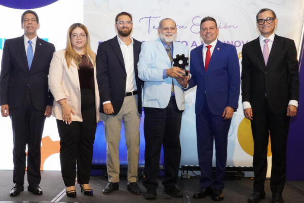 Karel Castillo, Ana Catalina Céspedes, Máximo López - Oliver, Pedro Ramón López Oliver, Rafael Ulises Cruz y Eddy Olivares