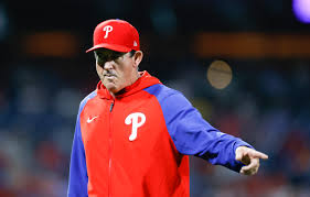 Rob Thomson, manager despedido de Filadelfia