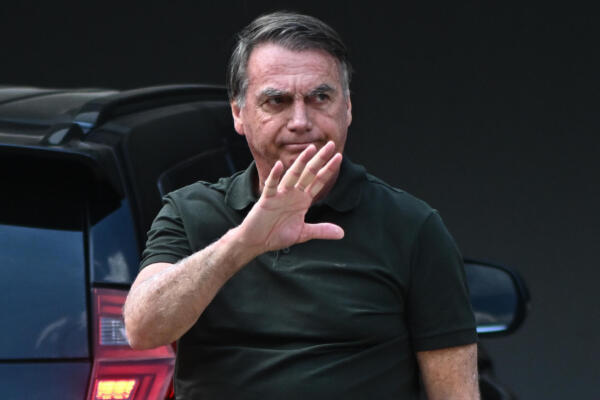 Bolsonaro recibe el alta tras una operación en el hombro
