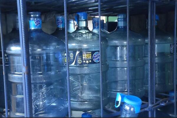 Precios de los botellones de agua registran alzas de entre 10 y 25 pesos.  FOTO: fuente externa