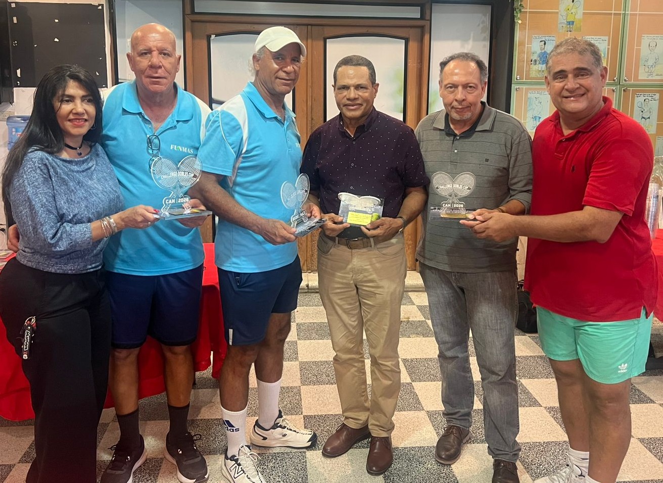 La ceremonia de premiación la encabezó Miriam Mendoza (Directora de Deportes) y Generoso Castillo (Director de Comunicaciones y Relaciones Públicas) del Club Arroyo Hondo.
