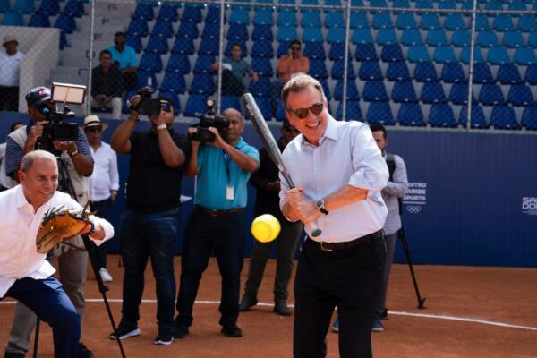En los principales complejos deportivos del país, las entregas por parte del MIVHED avanzan de manera sostenida. 