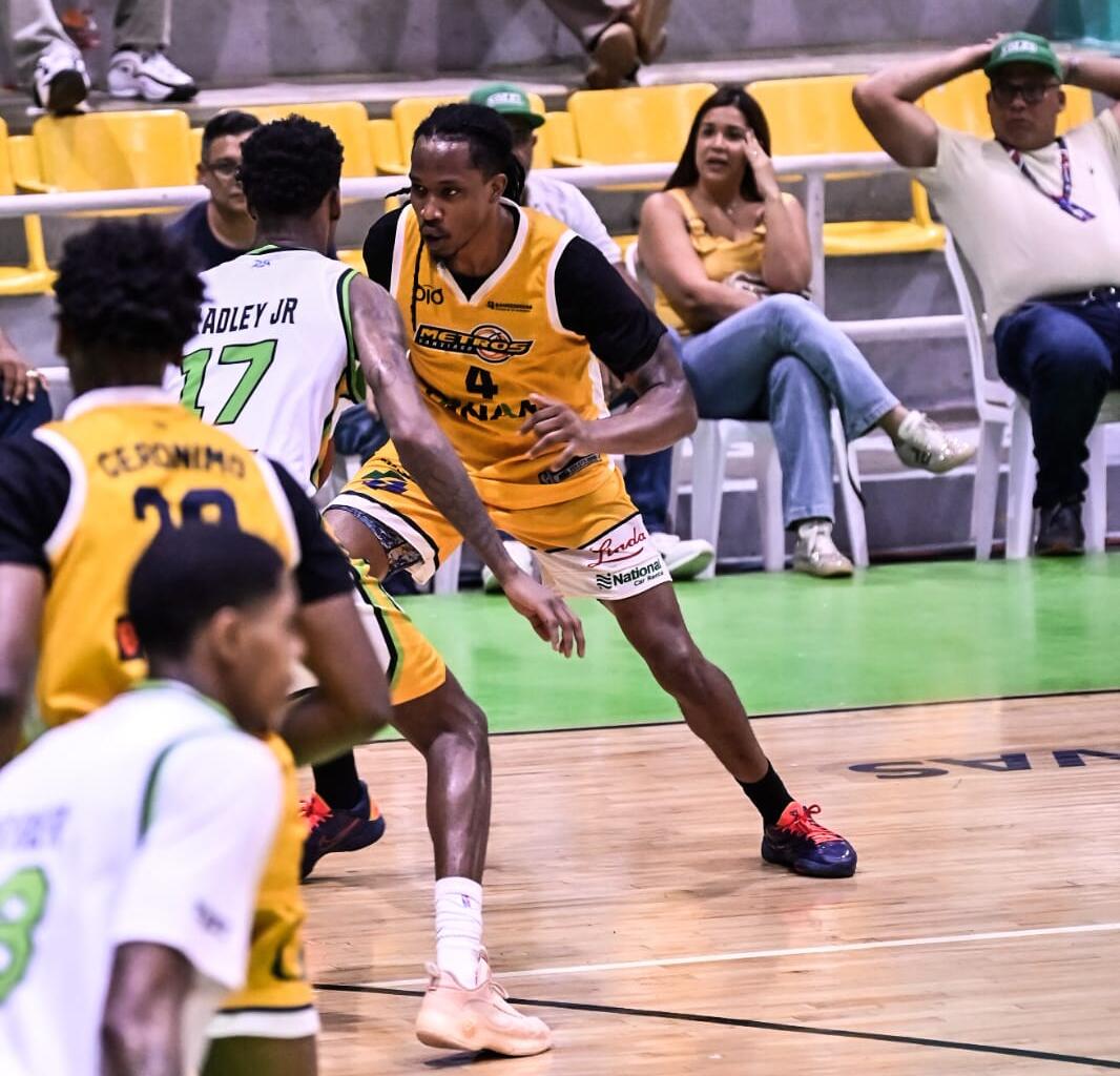El desenlace fue dramático. Los Soles dominaban 86-85 y parecían tener el partido en sus manos cuando los Metros sacaron el balón con apenas 5.5 segundos por jugar.