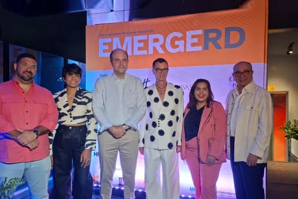 ⁠Sócrates Mckinney presenta “Emerge RD”