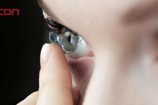 Lentes inteligentes que estimulan la retina contra la depresión
