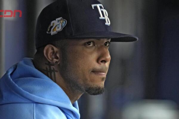 Franco, de 24 años y suspendido por los Rays desde agosto de 2023, también enfrenta una causa por porte ilegal de arma en San Juan de la Maguana