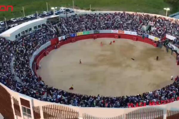 Miles de personas asistieron a las corridas de toros celebradas en la plaza multiuso de El Seibo durante las fiestas patronales.