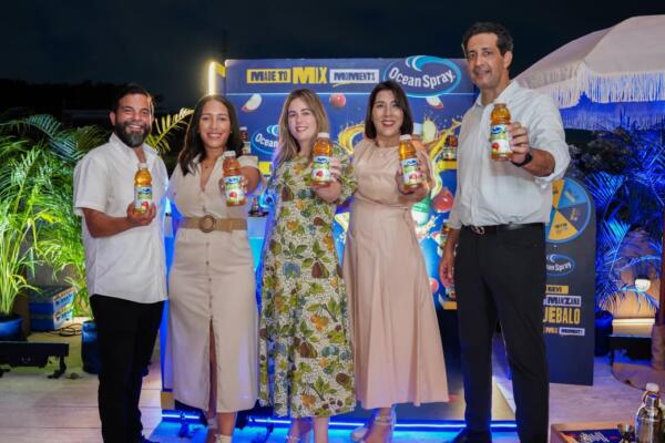 Distribuidora Corripio presenta Ocean Spray 100% Manzana una nueva forma de mezclar tus momentos.