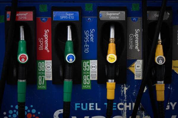 Sube el petróleo por aumento de tensiones el estrecho de Ormuz