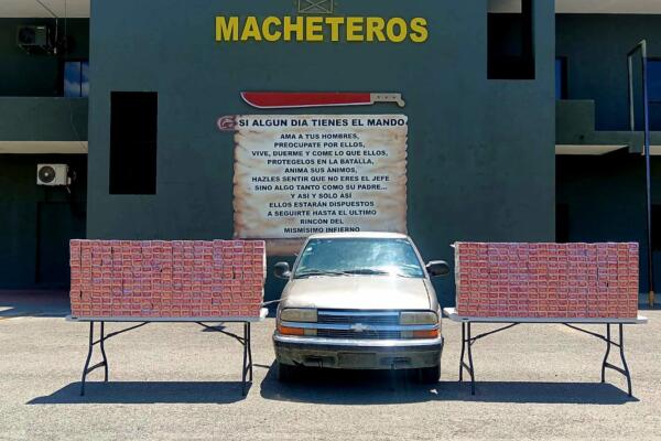 Ejército decomisa más de 96 mil cigarrillos de contrabando ocultos en una camioneta en Valverde