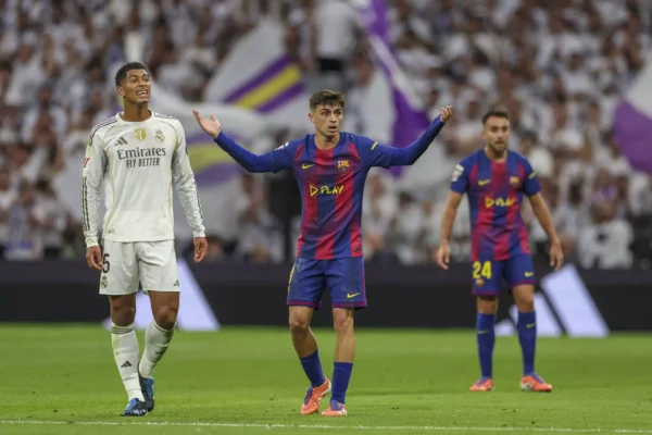El Barcelona FC enfrenta al Real Madrid este domingo, en la segunda edición de El Clásico de LaLIga española de fútbol, buscando ser campeón