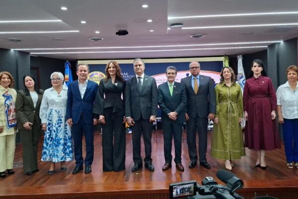 Autoridades judiciales, electorales y académicas se reunieron para recordar la historia del sufragismo y exigir políticas que garanticen la participación política efectiva de las mujeres
