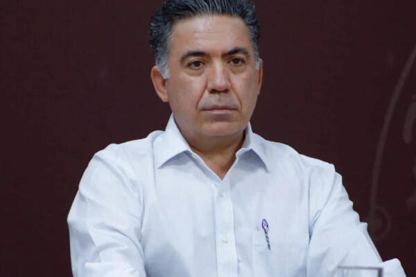 Enrique Inzunza,  senador mexicano. 