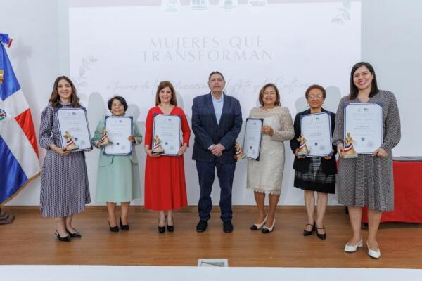 Mujeres dominicanas reconocidas por UNESCO, Cultura y Fundación Ecomundo en el Museo de Arte Moderno.