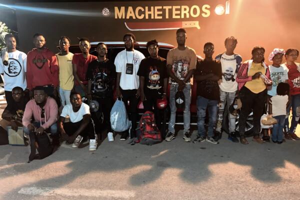 Ejército intercepta jeepeta con 17 haitianos indocumentados en Santiago Rodríguez