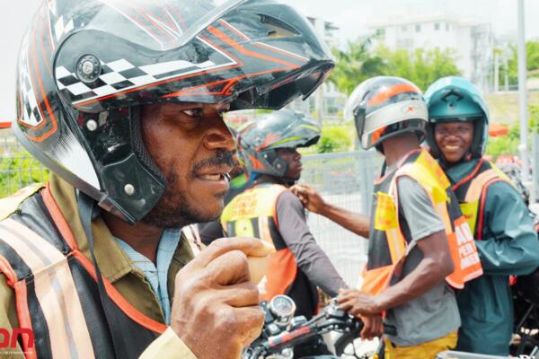 Imagen de motoconchistas utilizan cascos protectores. Foto: Fuente externa