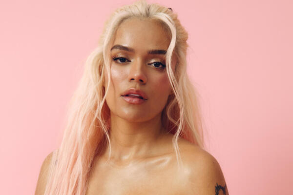 Fotografía cedida este 13 de mayo por Pablo Escudero donde aparece la cantante colombiana Karol G, quien recibirá el Premio a la Excelencia como Artista Internacional en los American Music Awards (AMA) el próximo 25 de mayo en Las Vegas (NV, EE.UU.). EFE/Pablo Escudero
