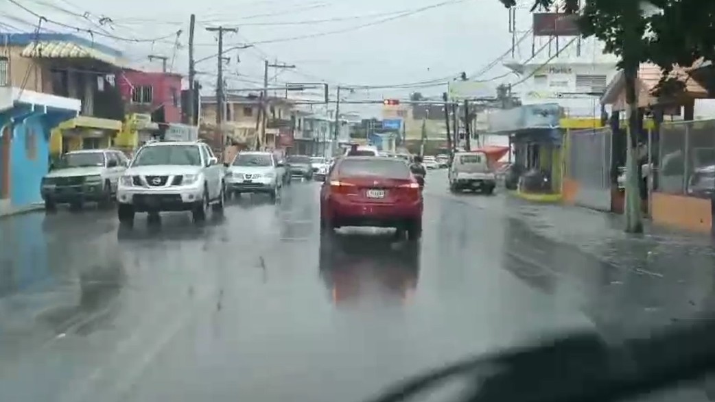 Fuertes lluvias provocan inundaciones y mantienen en alerta a La Romana