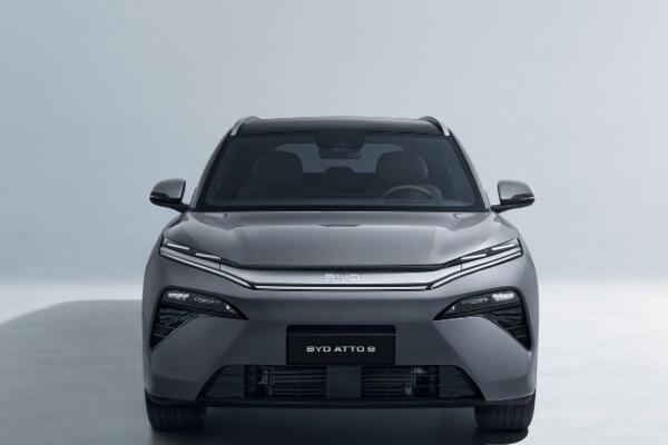 Presentan nueva SUV superhíbrida BYD ATTO 8