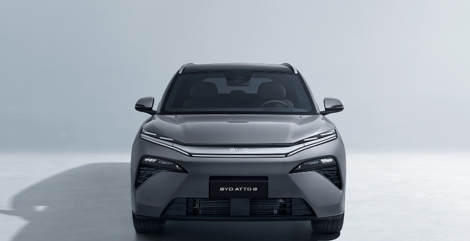 Presentan nueva SUV superhíbrida BYD ATTO 8