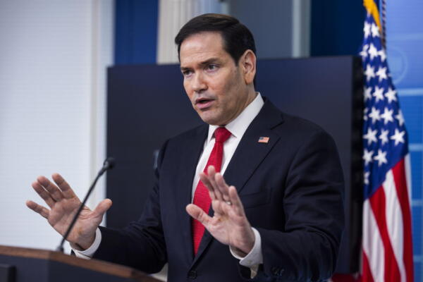 El secretario de Estado de Estados Unidos, Marco Rubio, habla sobre la guerra en Irán en la sala de prensa de la Casa Blanca en Washington D. C., Estados Unidos, el 5 de mayo de 2026. Rubio también abordó Cuba y Taiwán durante la comparecencia. EFE/JIM LO SCALZO