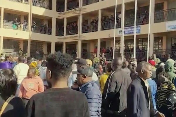 Mueren 16 niñas y resultan heridas casi 80 por un incendio en un internado en Kenia
