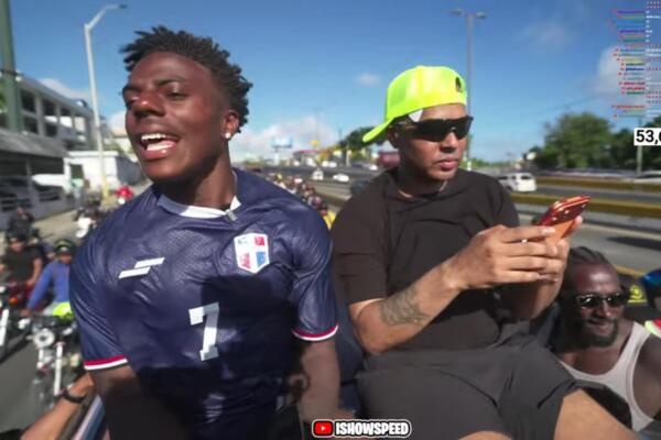 Alofoke pasea al youtuber Speed por las calles de Santo Domingo