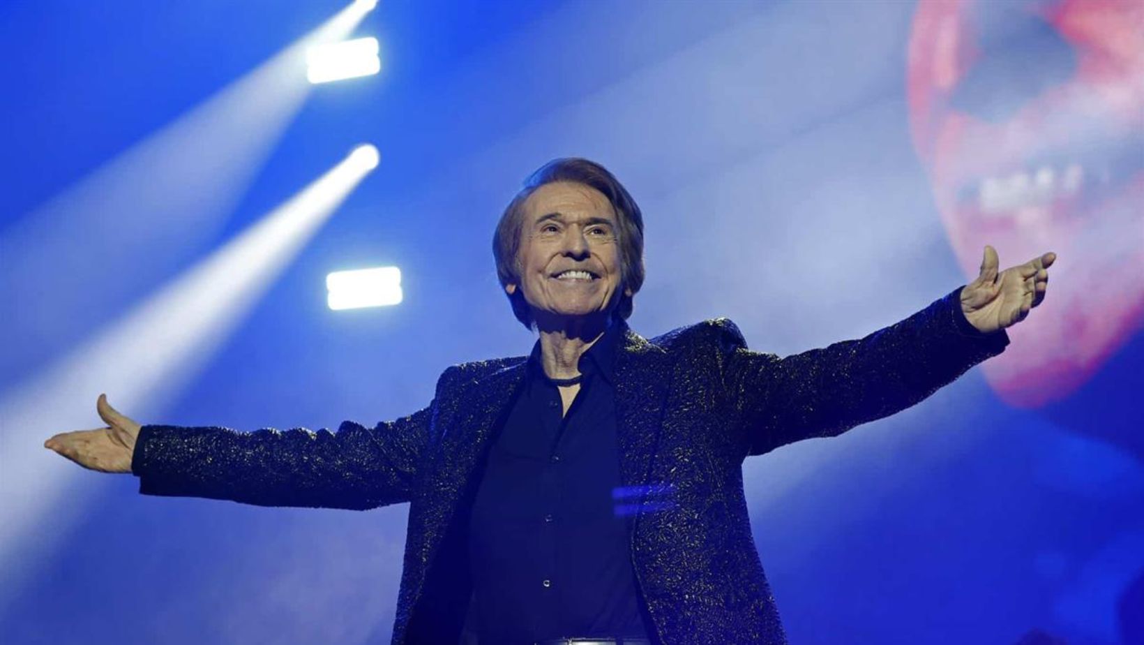 Raphael conquista el Teatro Nacional con “Raphaelísimo”