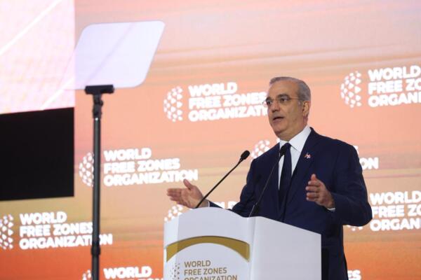 Presidente Abinader presenta a RD como una de las mejores opciones en zonas francas. Foto: Fuente externa 