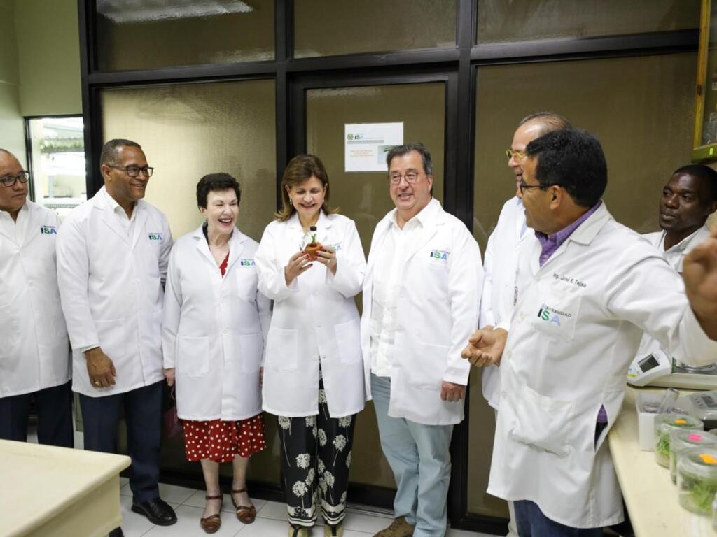Raquel Peña encabeza inauguración de complejo de innovación avícola que fortalece la producción nacional