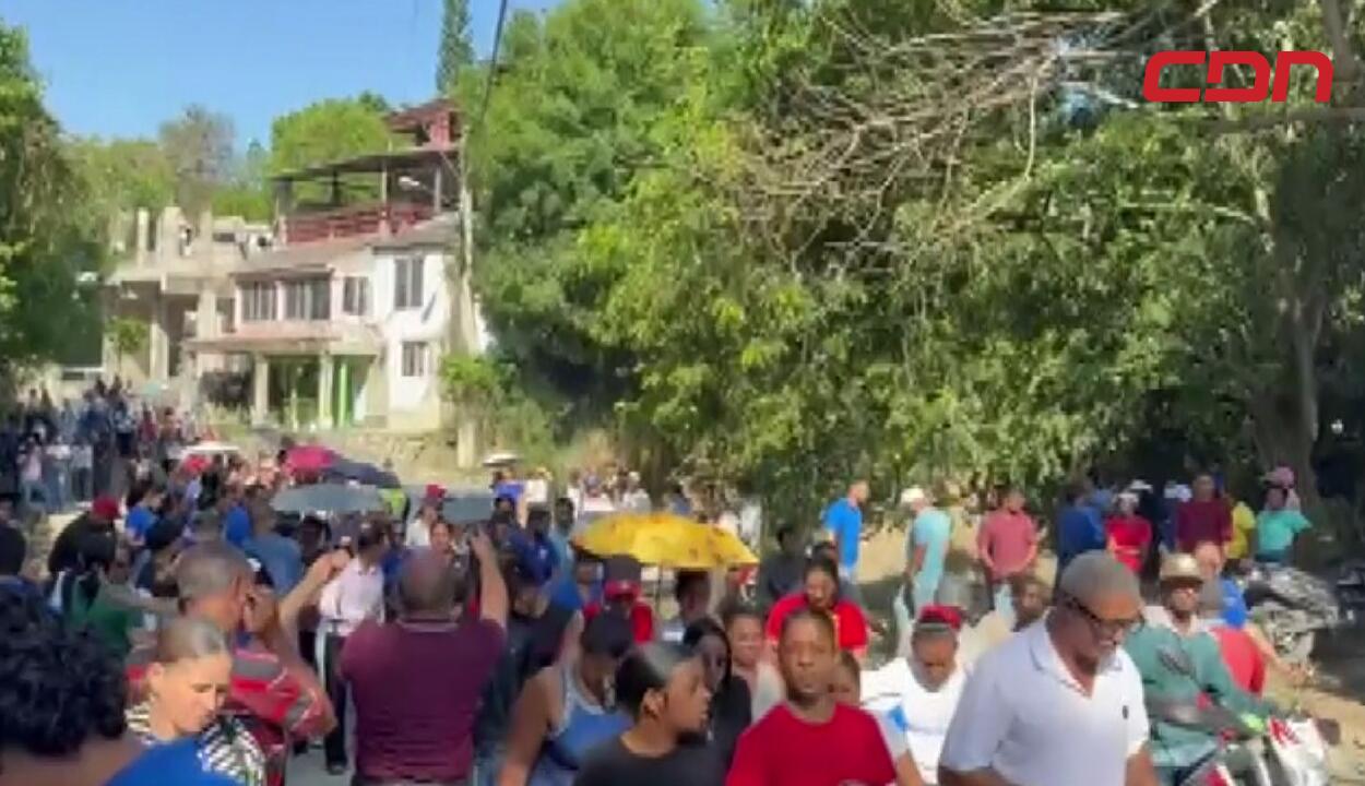 Marchan para exigir construcción de puente de La Ceiba