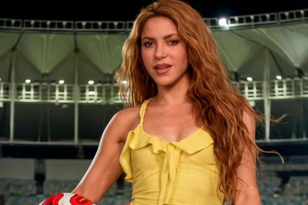 Shakira,  cantante colombiana. 